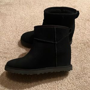 Women UGG wedge black boots size 6